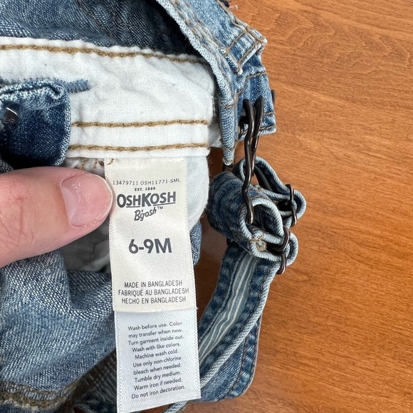 OshKosh B'gosh Blue Denim Shortalls Shorts Overalls Classic Style 6-9M Baby - Picture 3 of 3